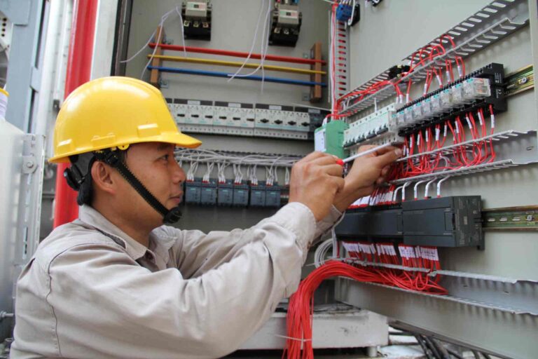 Khám Phá 5 Nơi Cung Cấp Thiết Bị Điện Công Nghiệp Đà Nẵng Uy Tín
