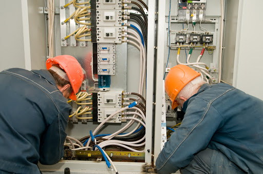 kinh doanh thiết bị điện công nghiệp